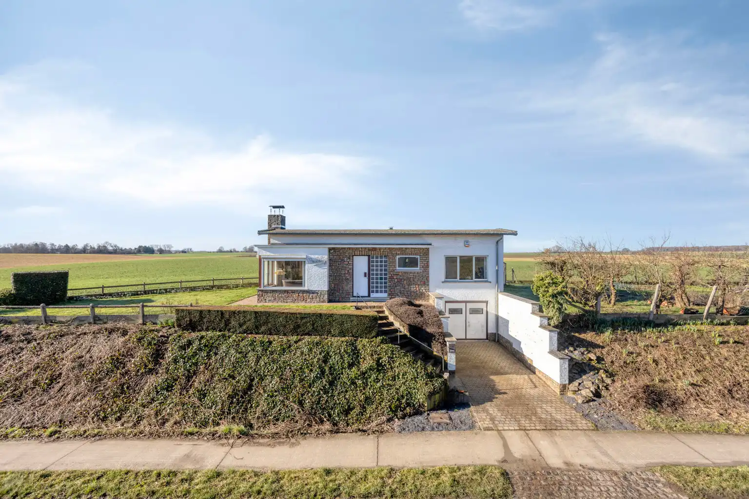 Hoofdfoto van de publicatie: Bungalow op een unieke locatie