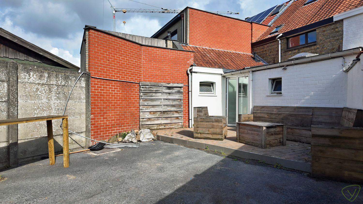 Gezellige stadswoning te huur met ruime garage en parking! foto 14