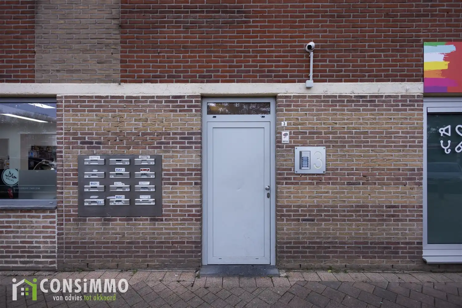 op te knappen appartement met 3 slaapkamers en overdekt terras in Genk foto 3