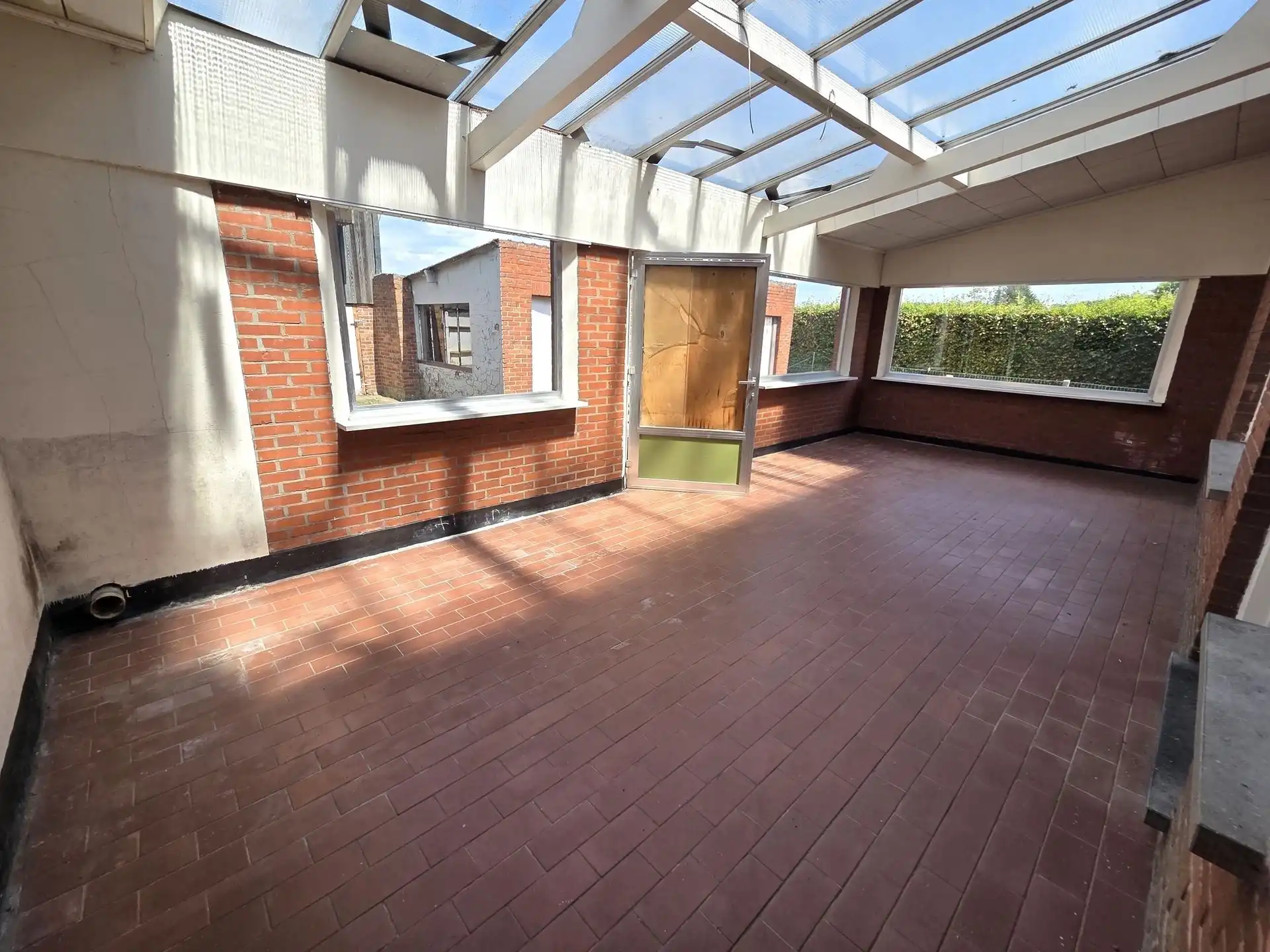Vrijstaande woning met 4 slks op een perceel van 3135m² met mooi groen verzicht. Toplocatie! foto 12