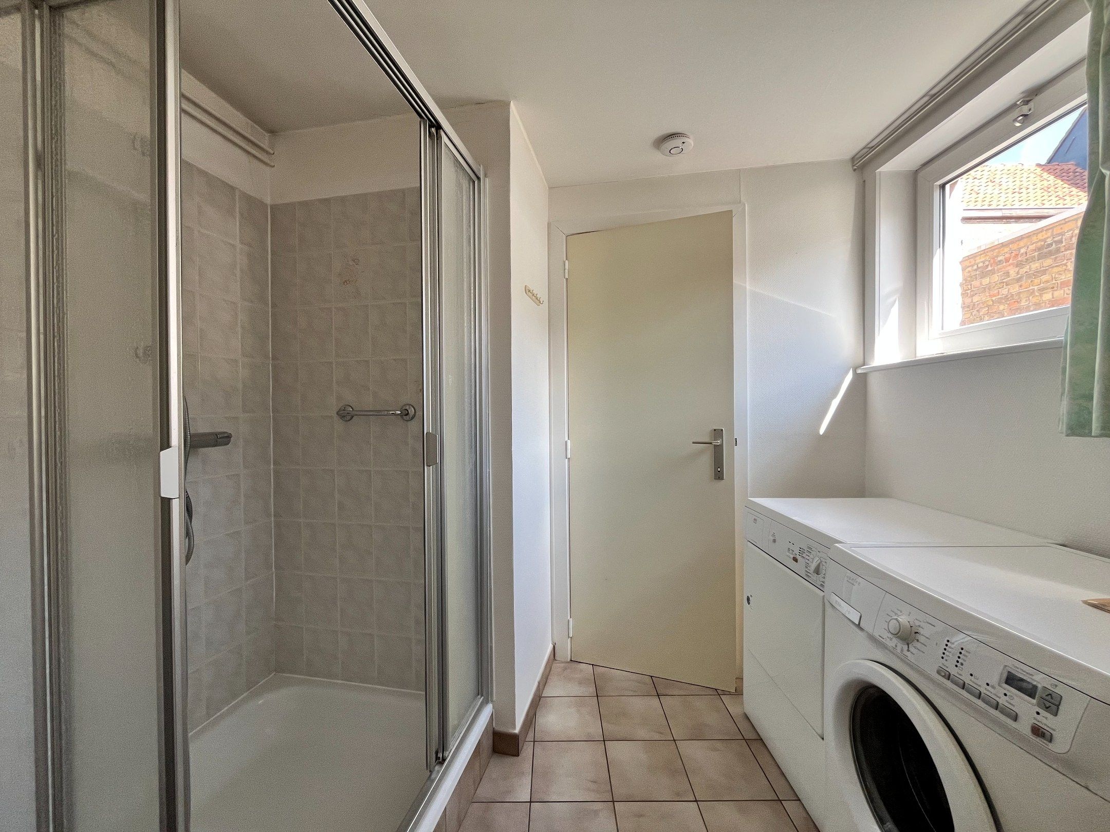 Ruime rijwoning in hartje Westkapelle foto 12