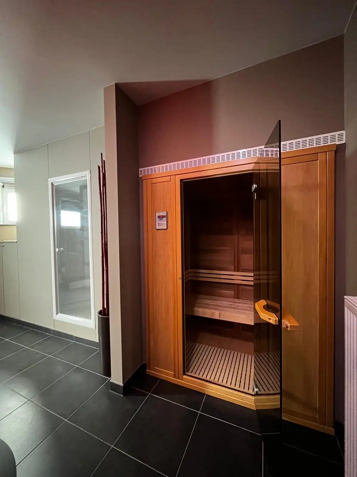 COMMERCIEEL GEBOUW - 214 M² BRUIKBARE RUIMTE foto 28