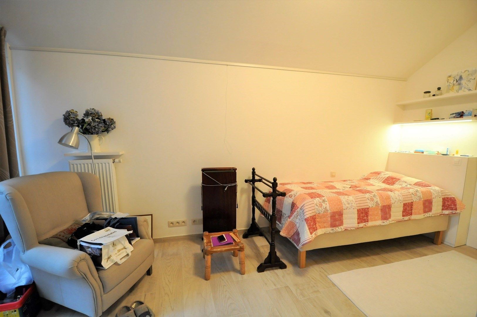 Ruim en instapklaar appartement met 2 slaapkamers, parking op een rustige groene omgeving te Brugge foto 19