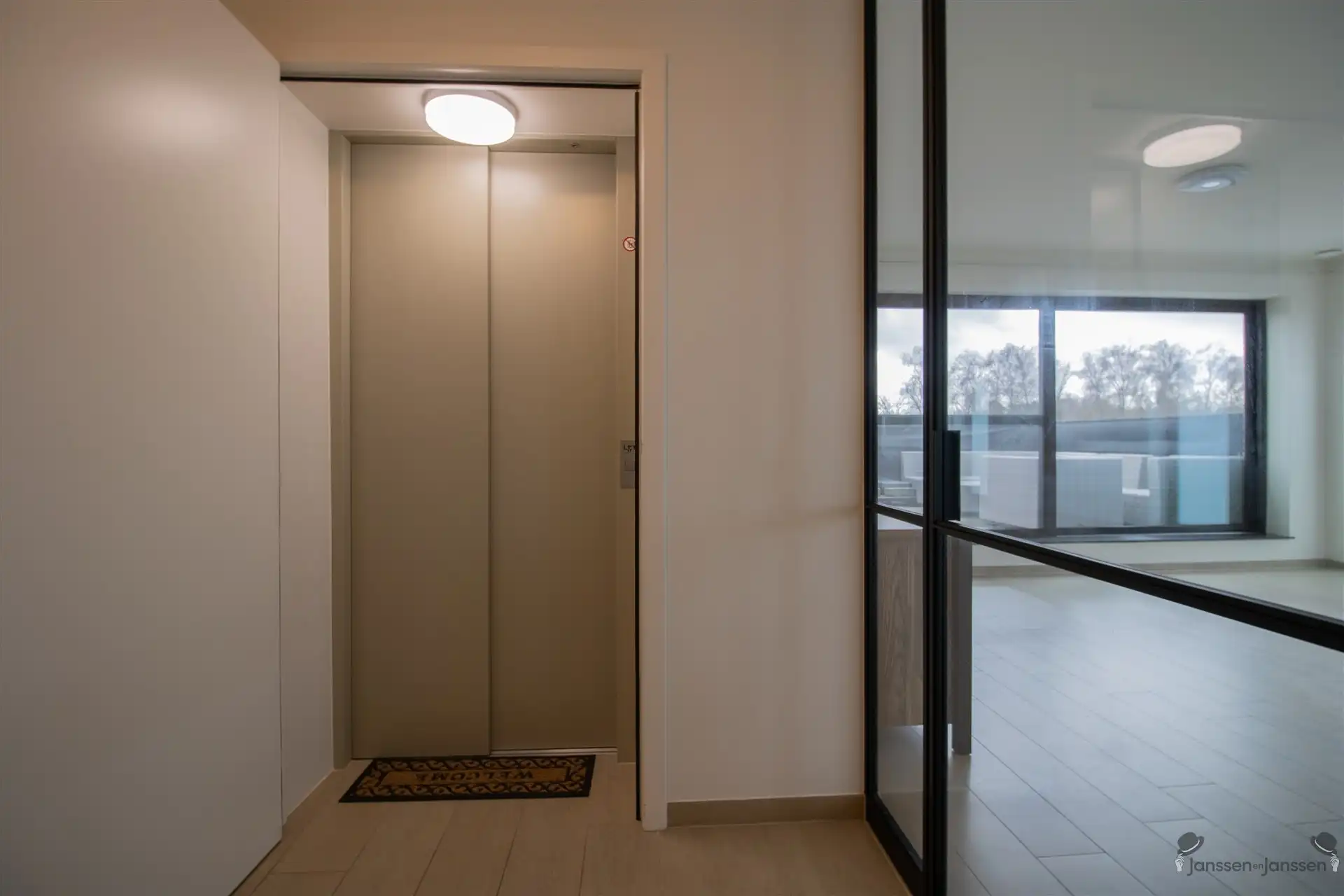 Appartement van 123 m² met 2 slaapkamers, 2 staanplaatsen en ruim terras van 38 m² foto 12