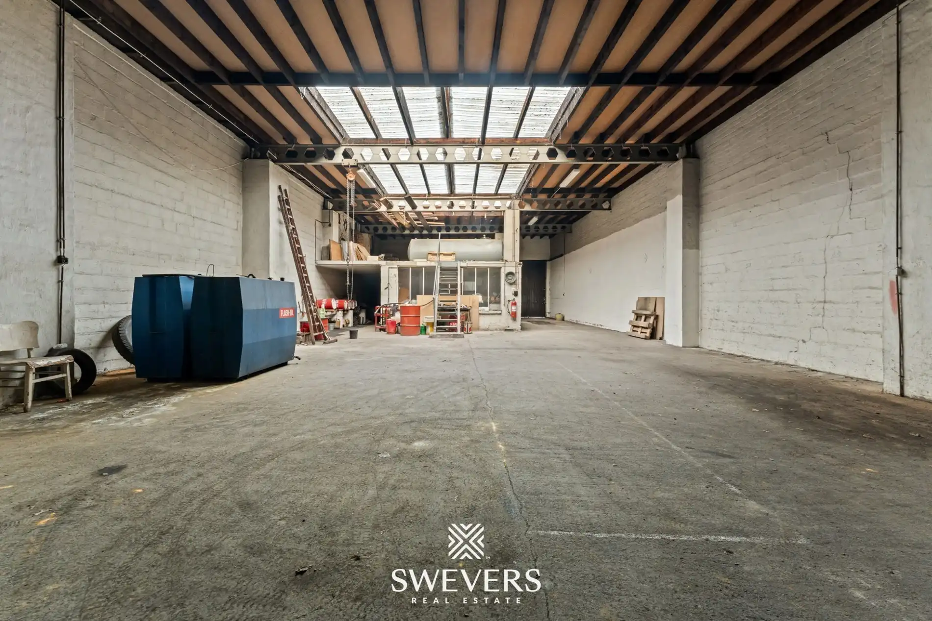 Multifunctionele loods met woning op commerciële toplocatie in Hasselt foto 3