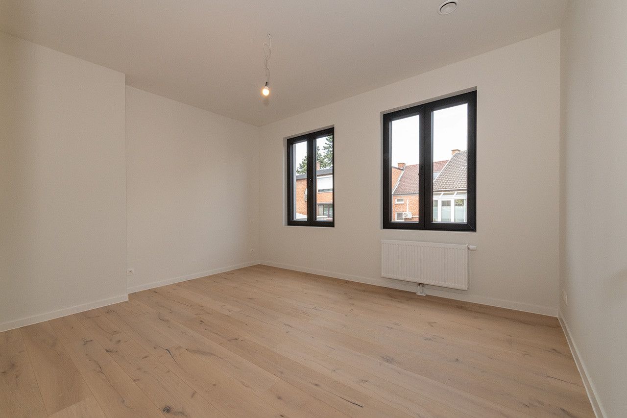 Zeer ruime en lichtrijke stadswoning met 3 of 4 slaapkamers foto 9