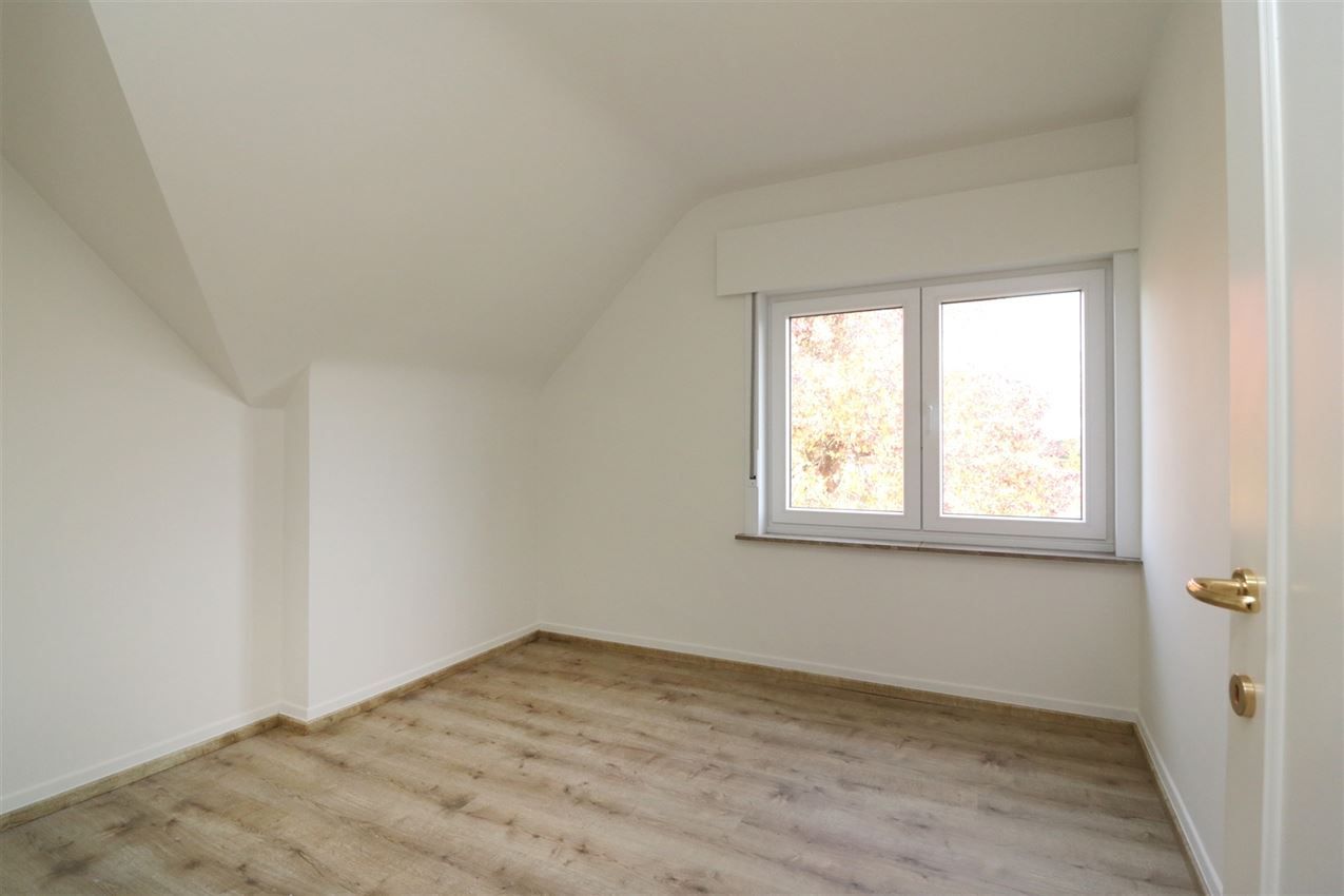 Villawoning met 4 slaapkamers en bijgebouw foto 29