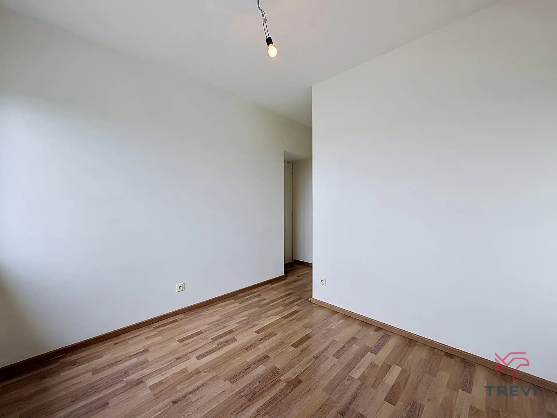 Appartement 2 slaapkamers, tuin - PARKEERPLAATS EN KELDER foto 8
