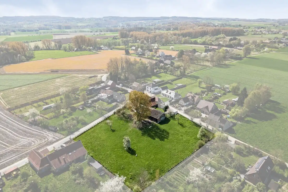 Hoeve nabij natuurgebied ’t Burreken (Brakel)! foto 2