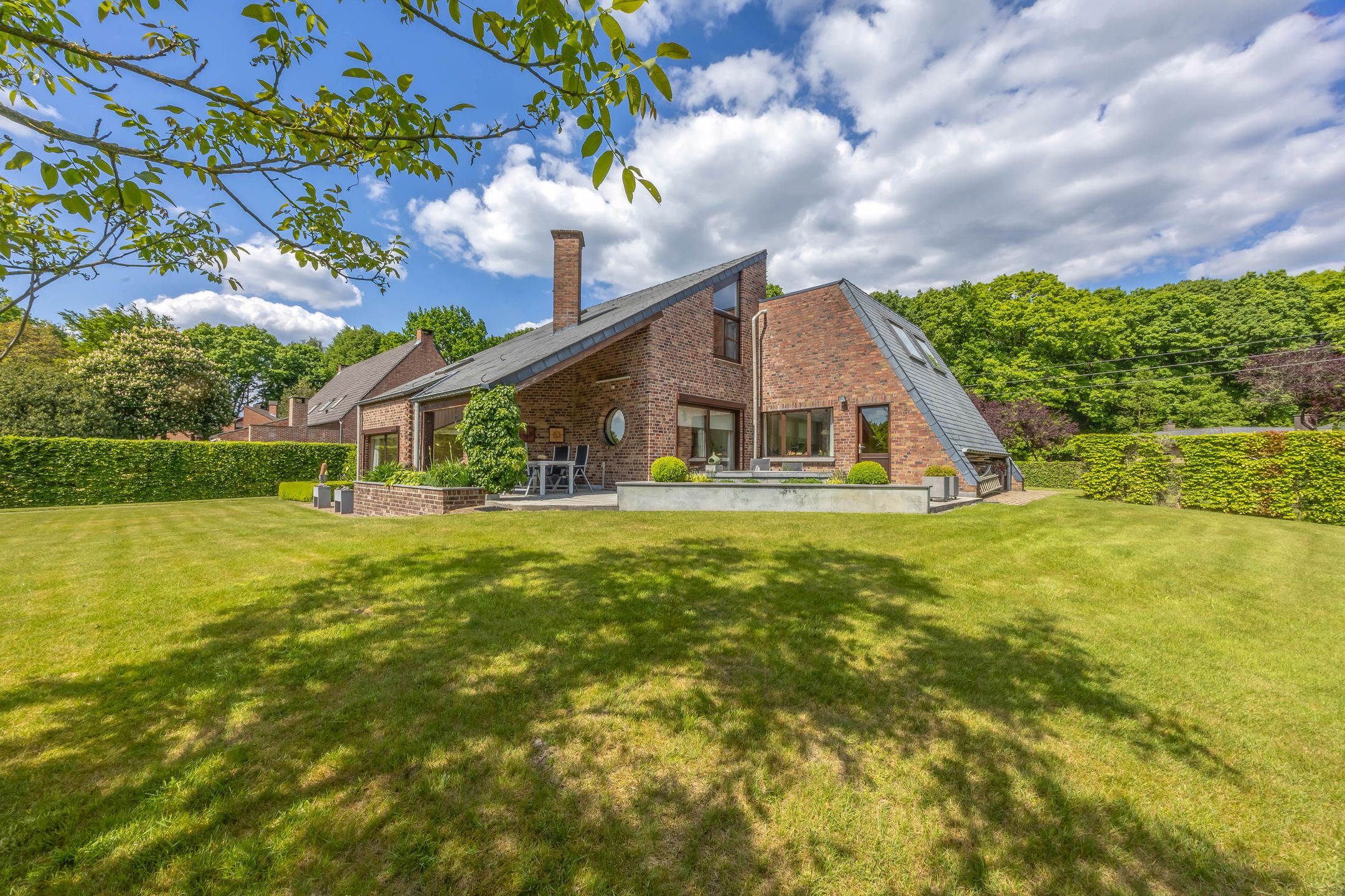Architecturale gezinswoning met atelier en weids uitzicht foto 4