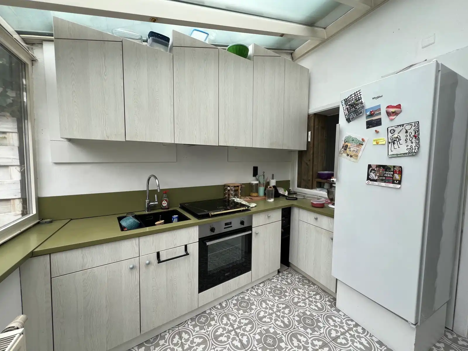 Woning met 2 slaapkamers, tuintje en ruime tuinberging foto 6