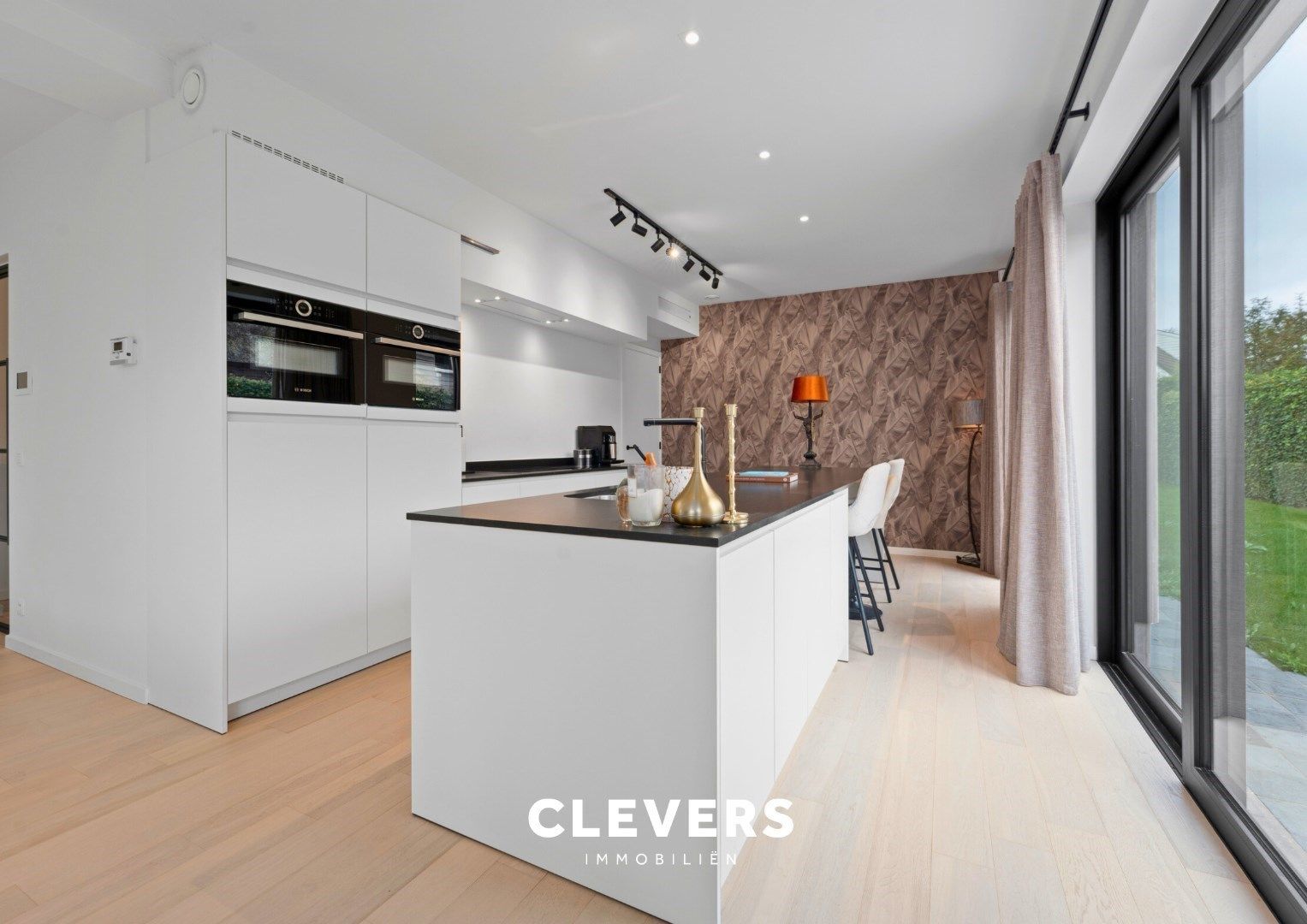 Luxueuze, moderne villa in rustige residentiële omgeving foto 7