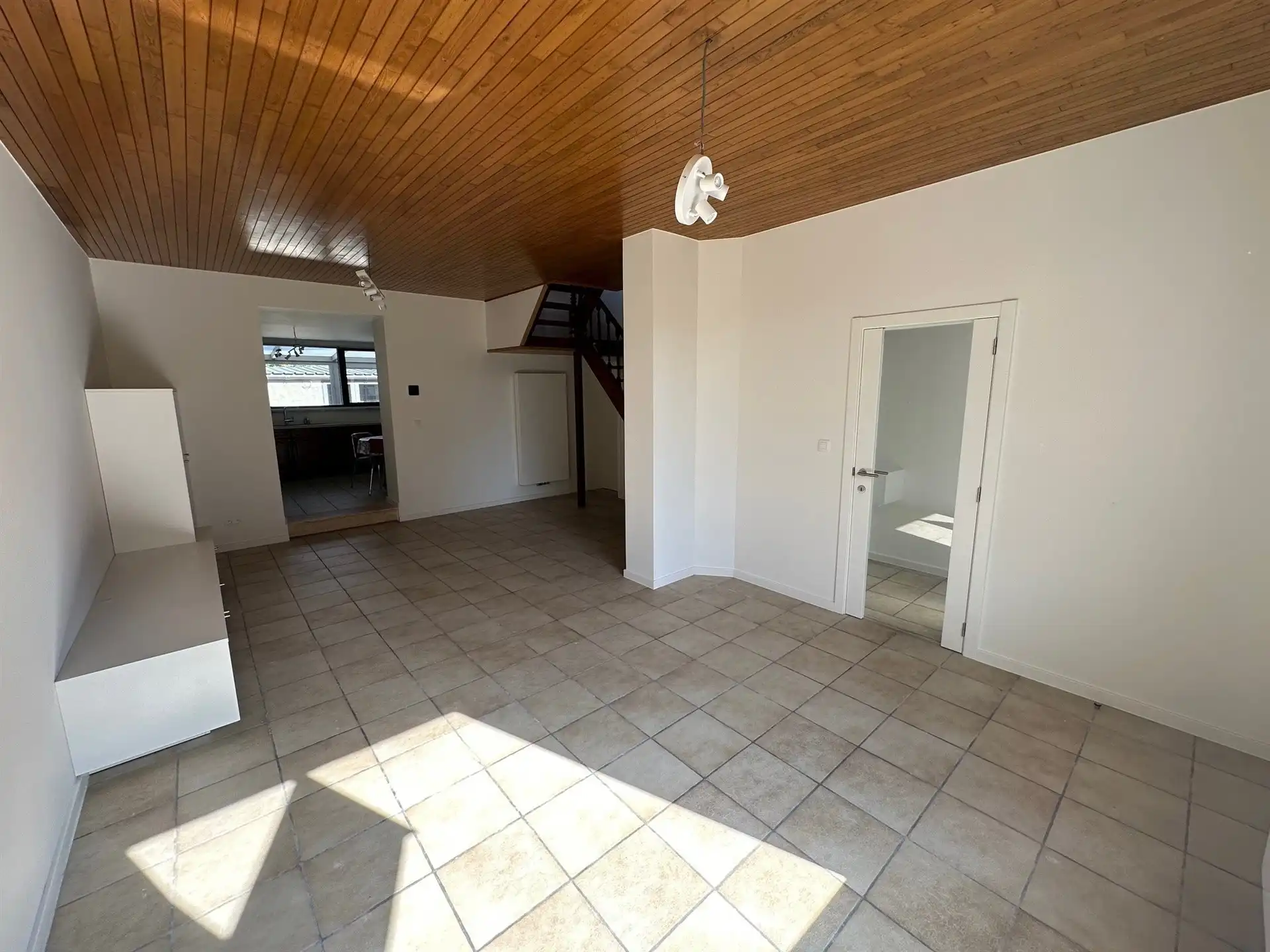 Ruime woning met 3 slaapkamers en groot terras foto 2