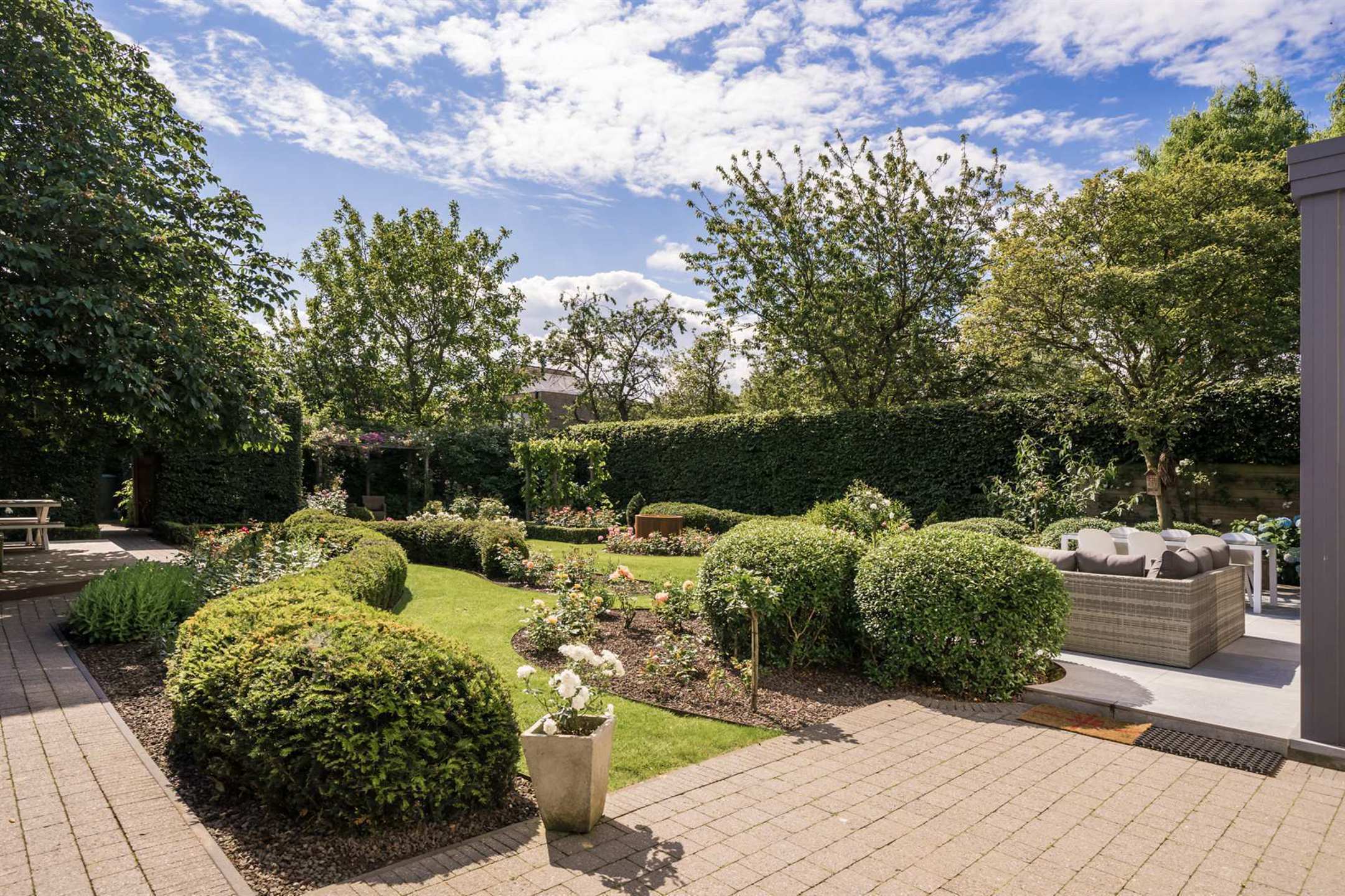 Prachtige ruime villa in groene oase foto 27