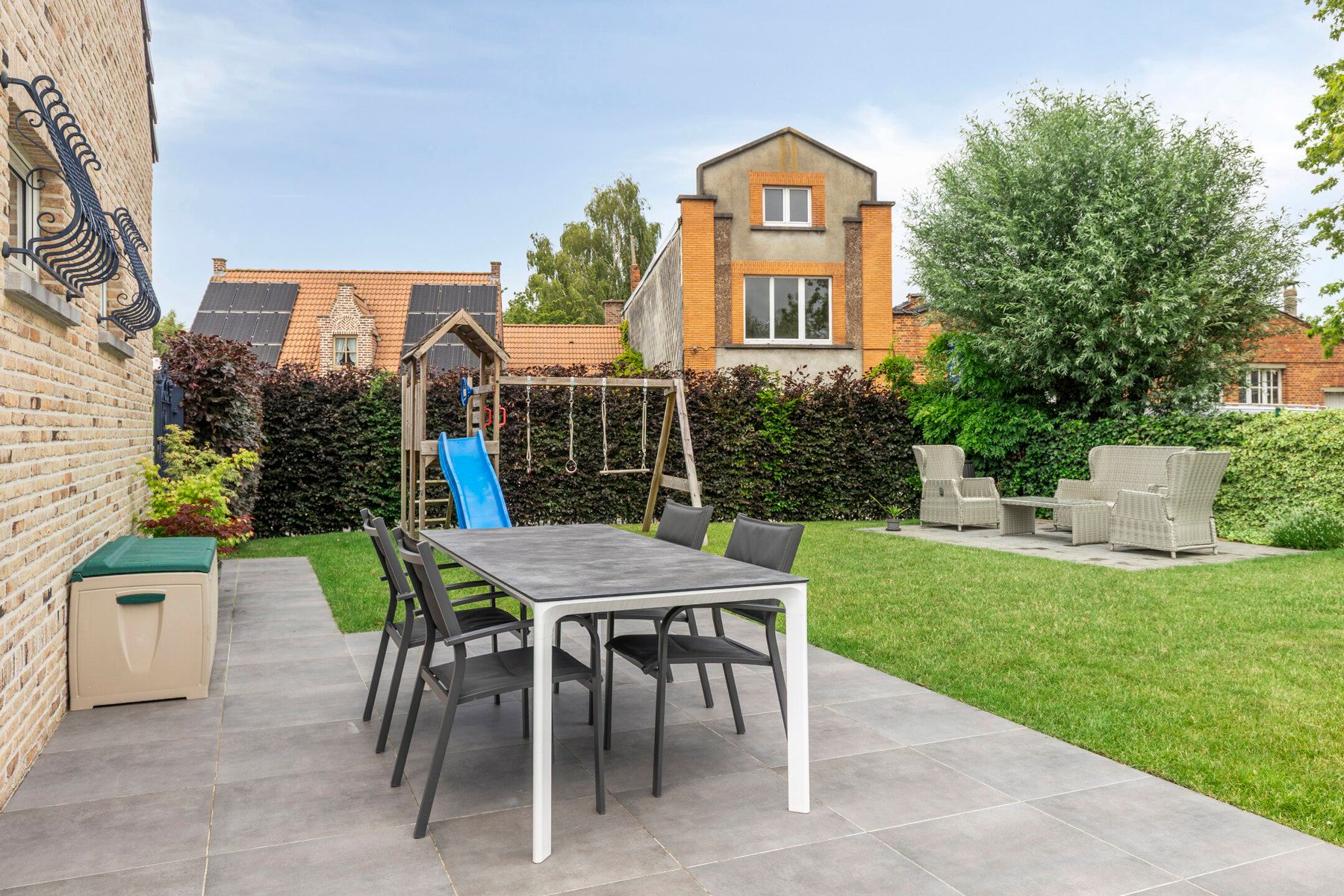 Perfect onderhouden villa met 4 slaapkamers, garage en tuin foto 23