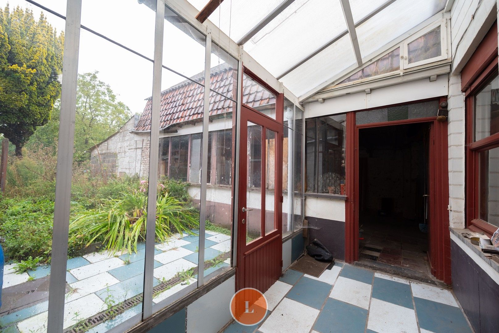 Te Koop: Ruime Woning in Centrum Menen - Perfect voor Renovatie of Projectgrond foto 9