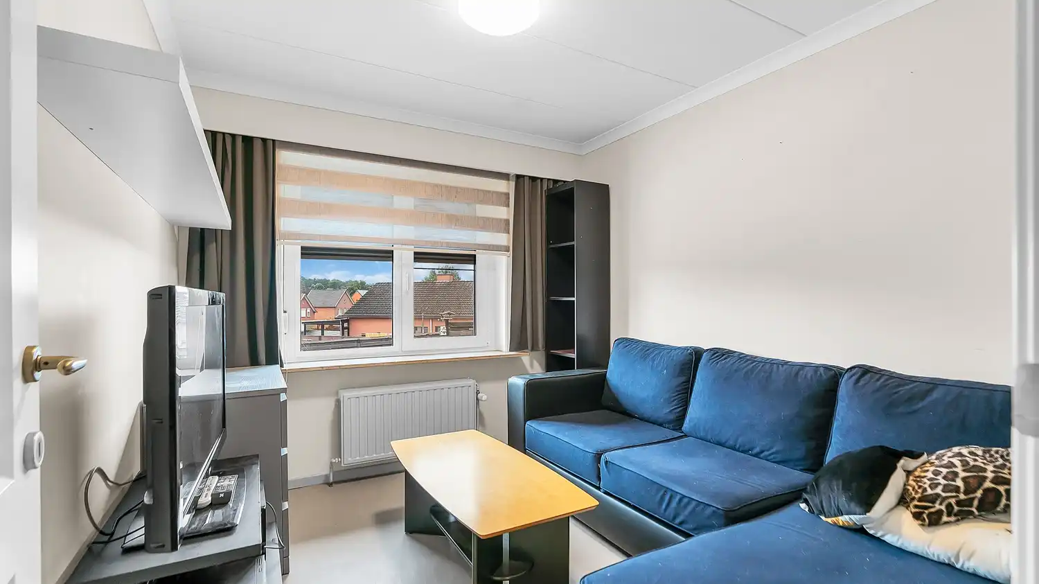 Ruime gezinswoning met 3 slaapkamers + bureel/slaapkamer en mogelijkheid tot extra slaapkamers op zolder foto 10