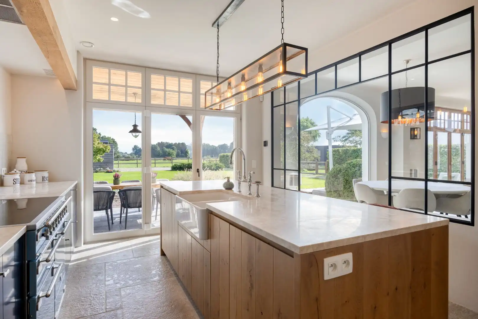 Prachtig afgewerkte villa met 4 slpks en 2 badkamers , landelijk gelegen op 1.080 m² ! foto 16