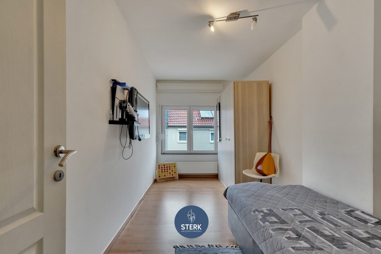 INSTAPKLARE GEZINSWONING MET 4 TOT 5 SLPKS NABIJ CENTRUM MAASMECHELEN !  foto 14