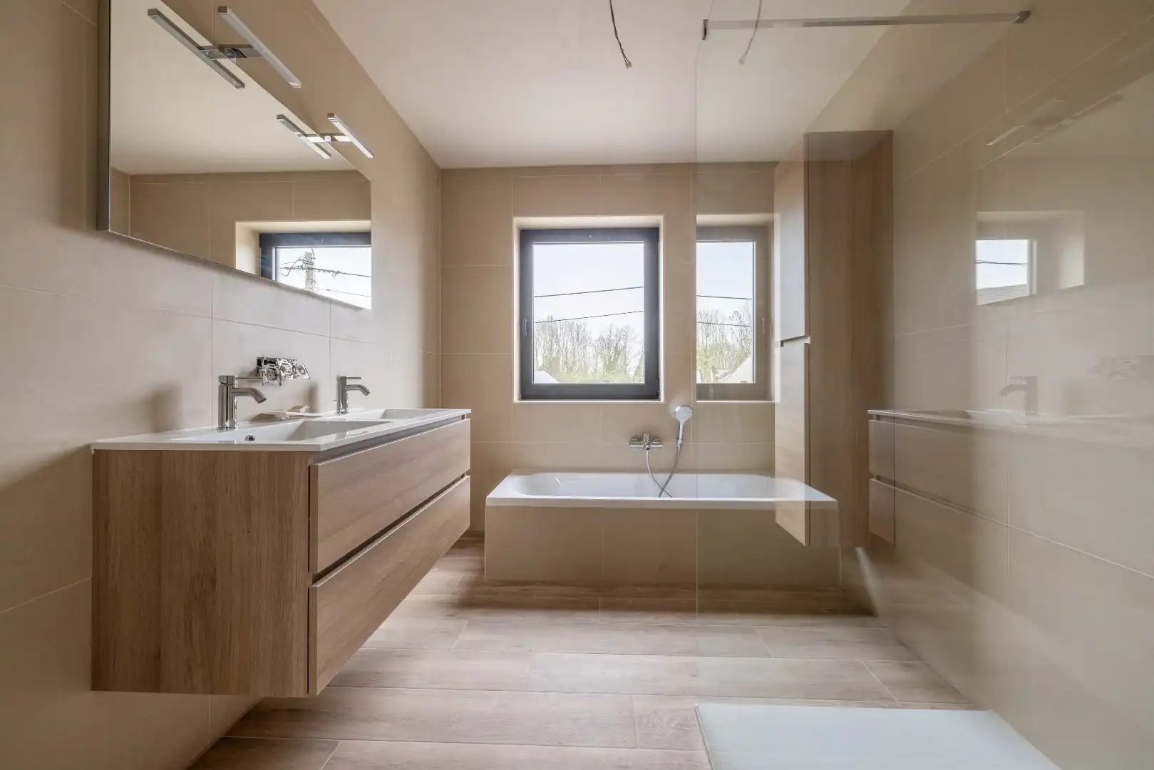 Recente woning met 3 slk, garage, terras tuin en zonnepanelen  foto 18