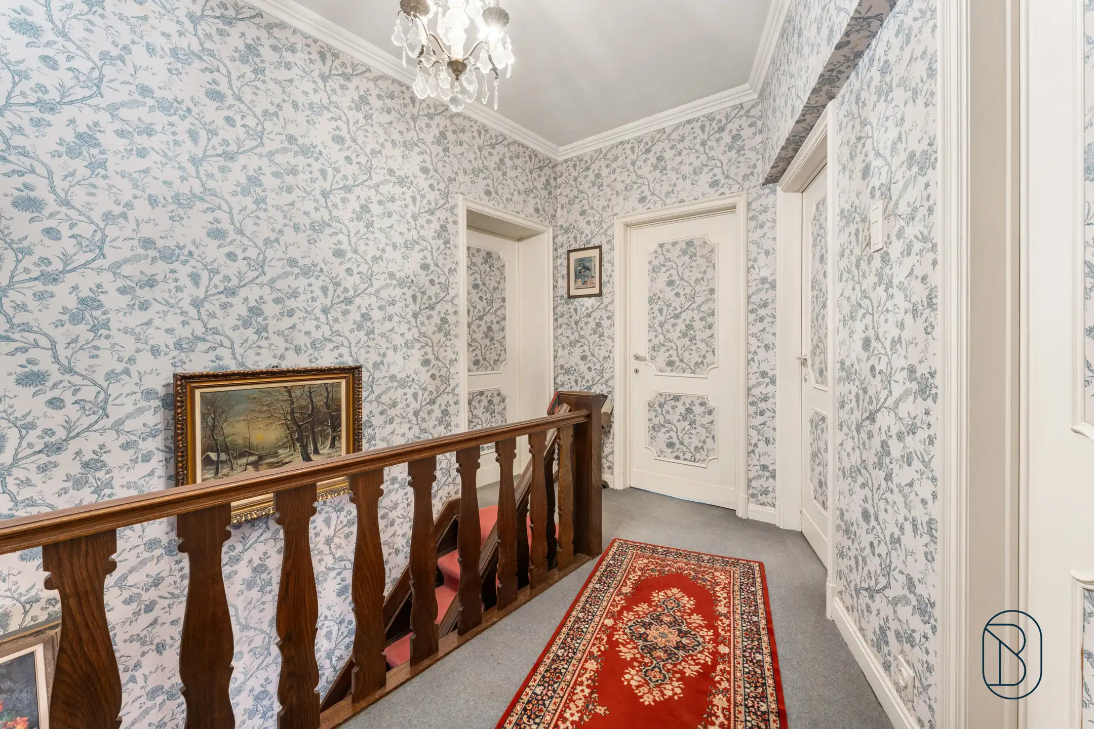 Topgelegen op te frissen herenwoning met ruime garage foto 16