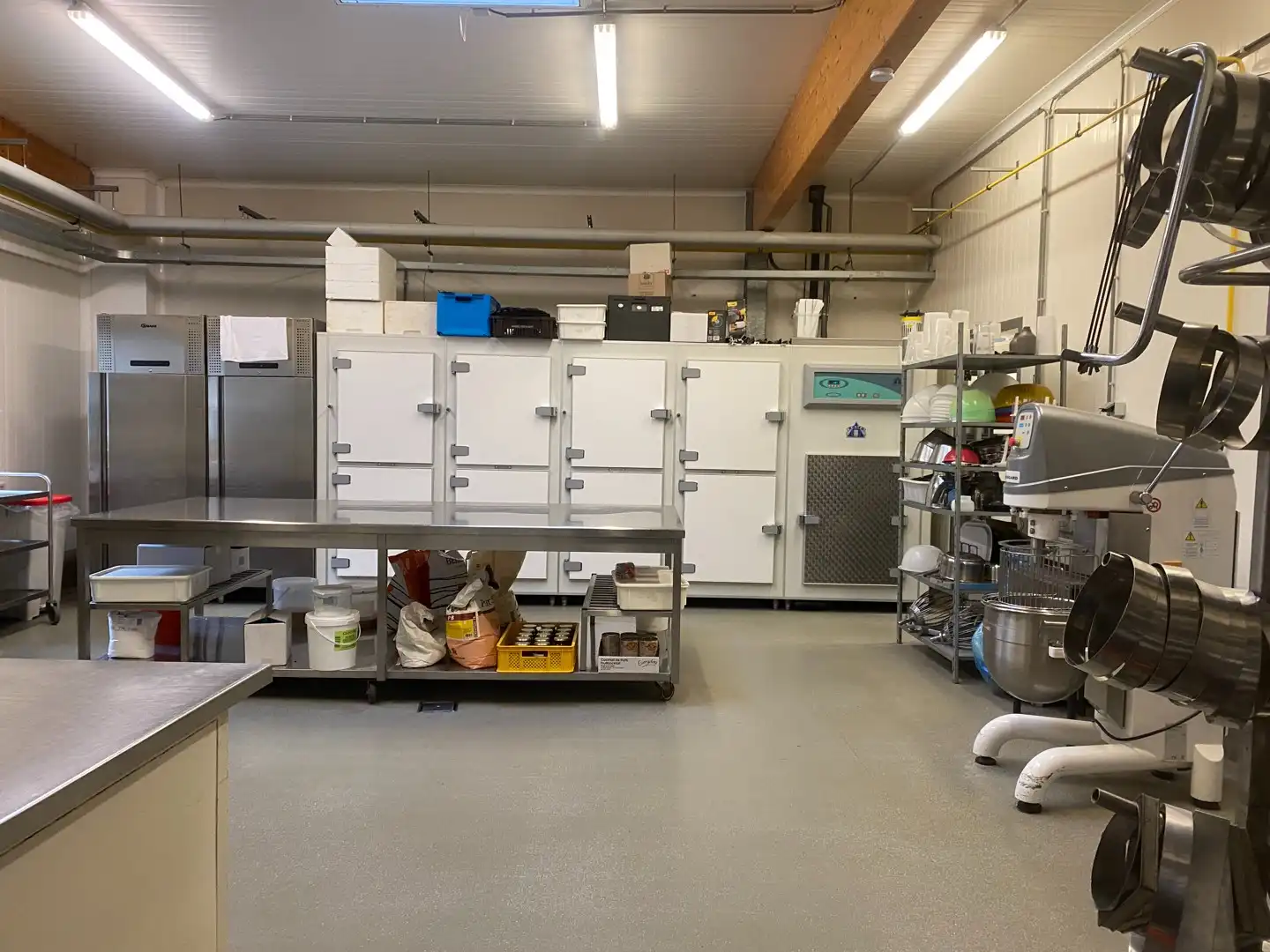Knap handelspand, dienstig als succesvolle bakkerij, met ruime woonst en magazijn foto 8