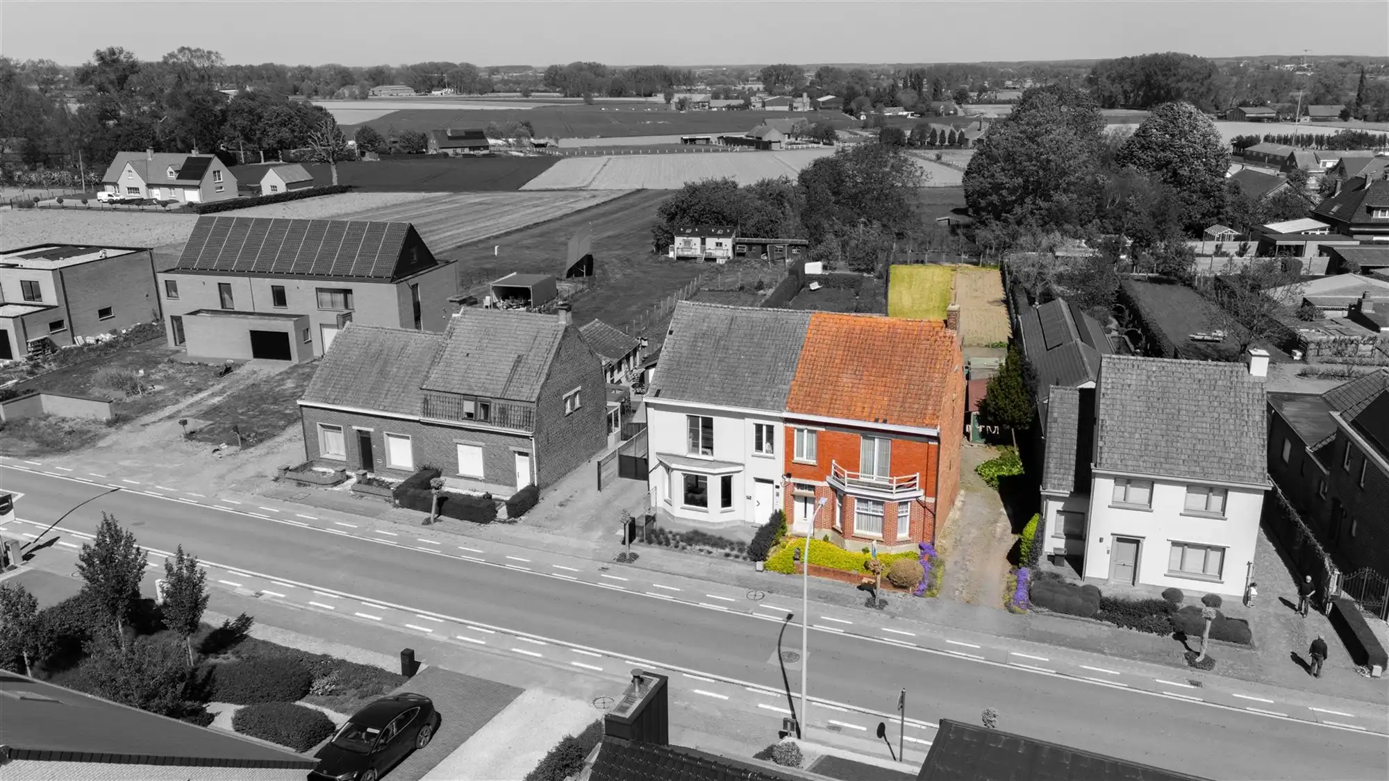 Hoofdfoto van de publicatie: Halfopen woning op 885 m²