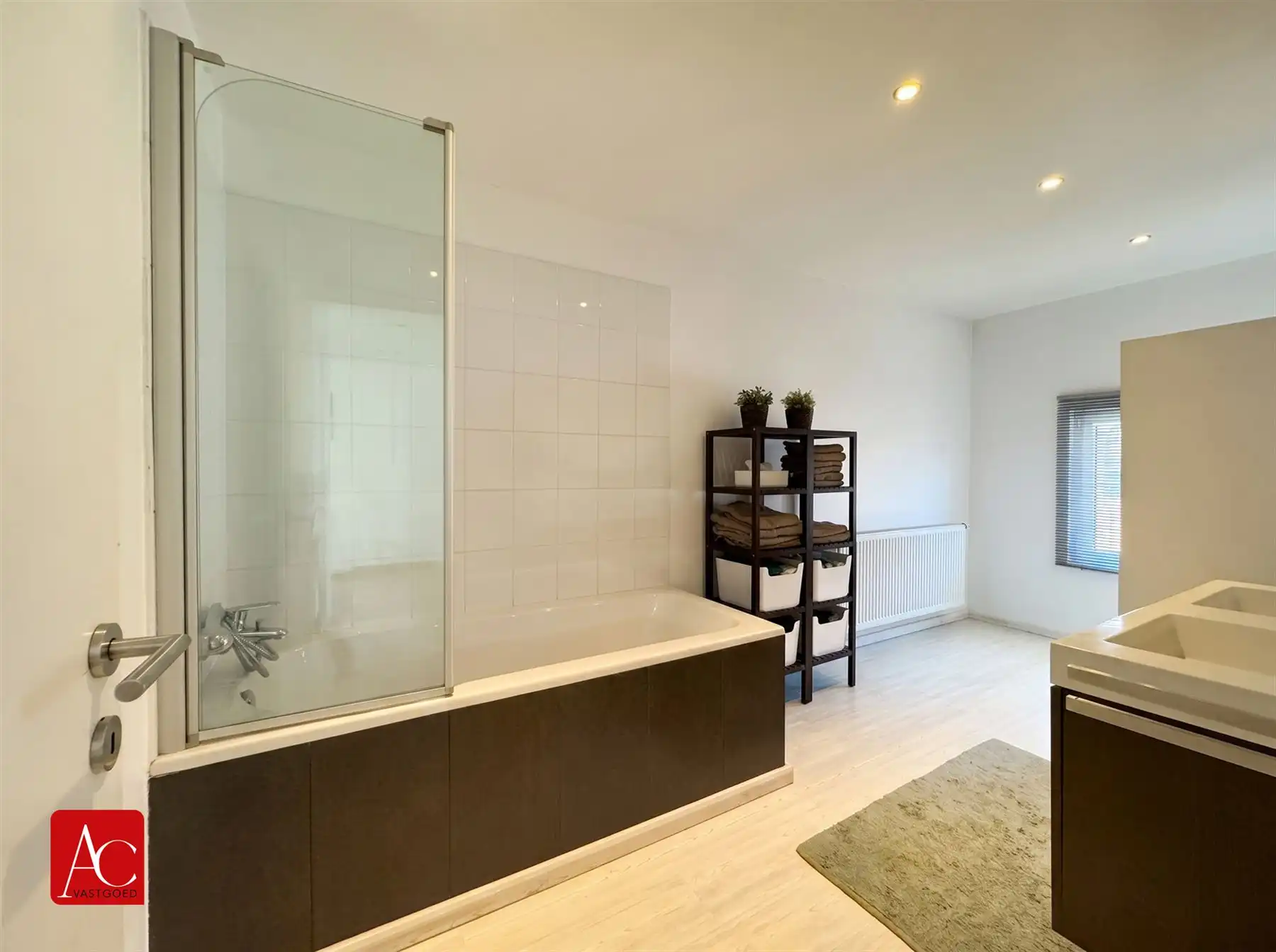 Instapklare woning met 5 slaapkamers en tuin foto 26