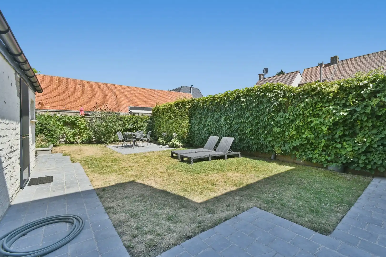 Gezellige stadswoning met 2 slaapkamers en 2 badkamers en tuin foto 15