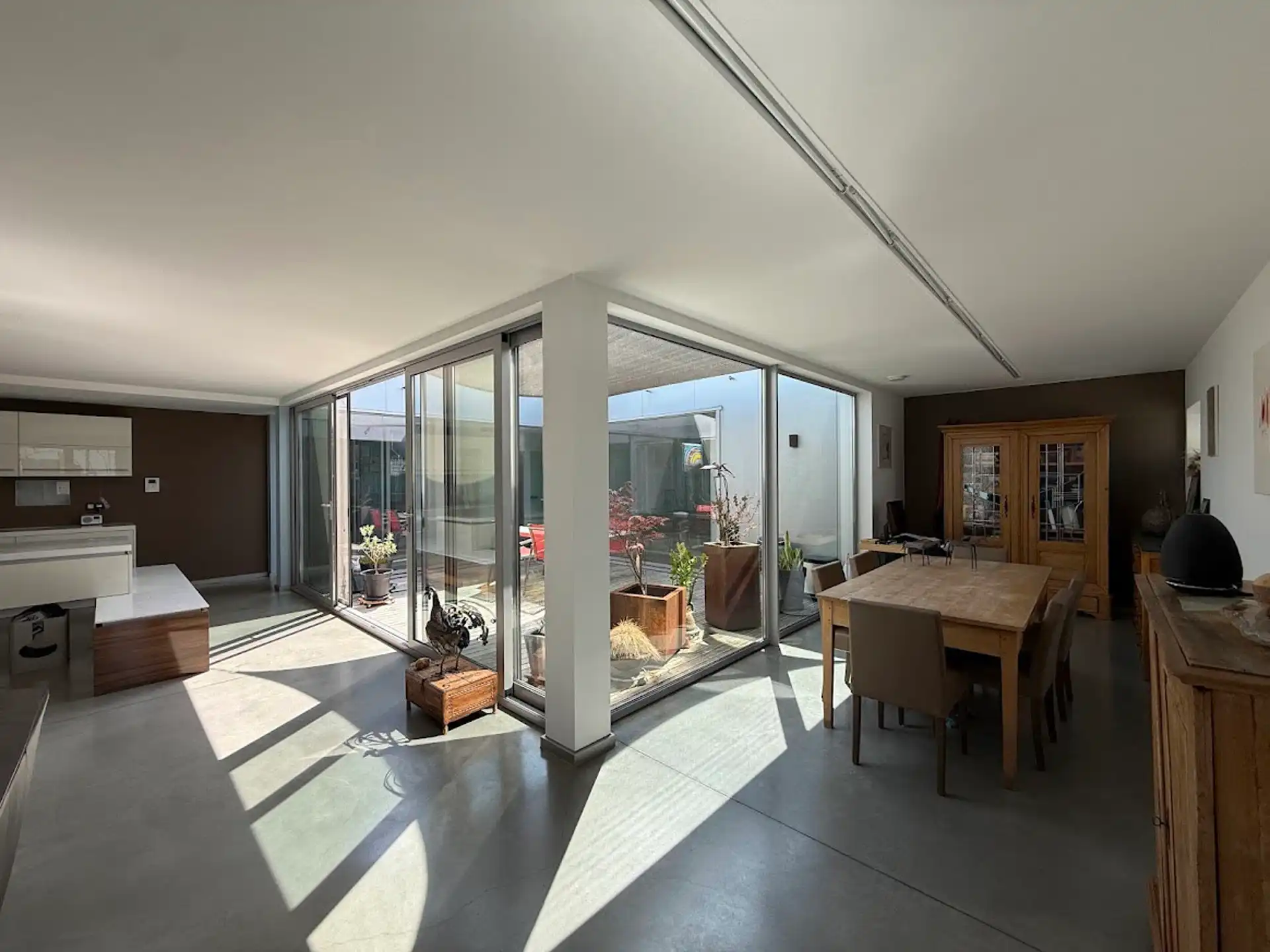 BEDRIJFSGEBOUW MET APPARTEMENT EN BUITENTERREIN foto 15