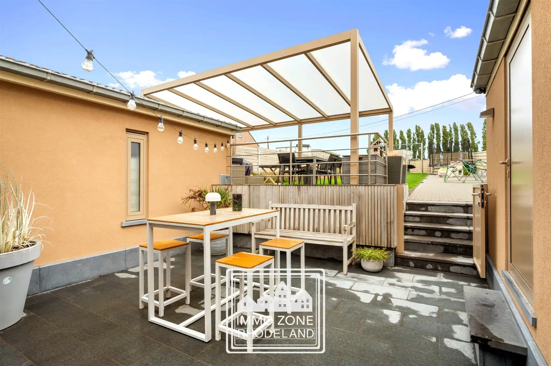 Knappe instapklare woning met 3 slpks, garage en mooie tuin  foto 23