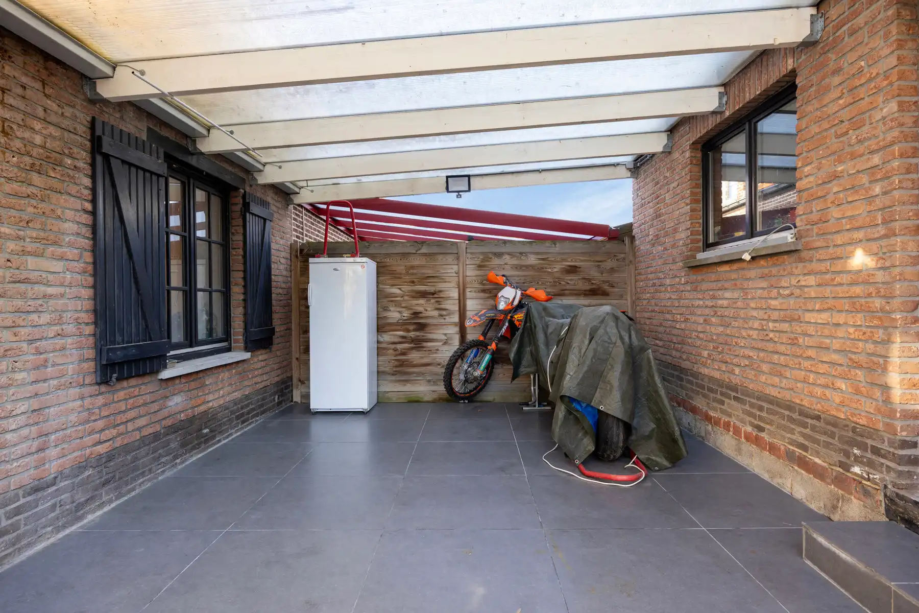 Woning met 4 slaapkamers en garage foto 24