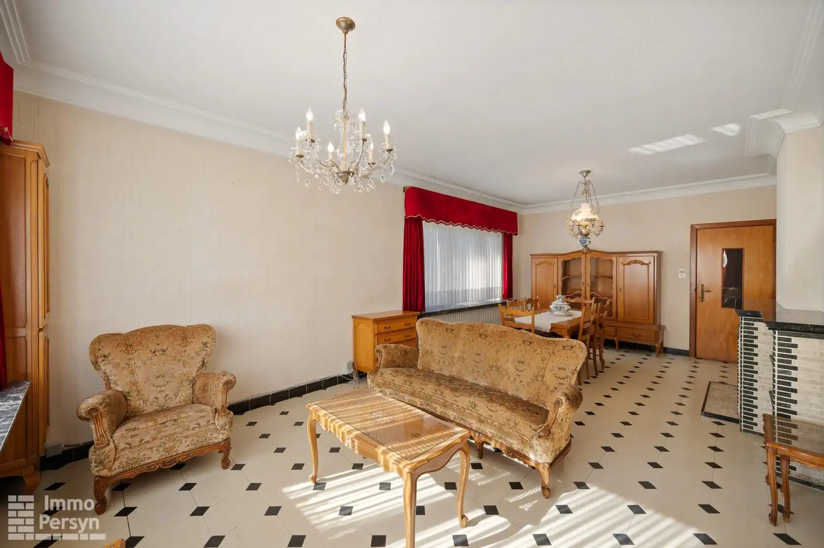 Woning met loods op een commerciële ligging foto 5