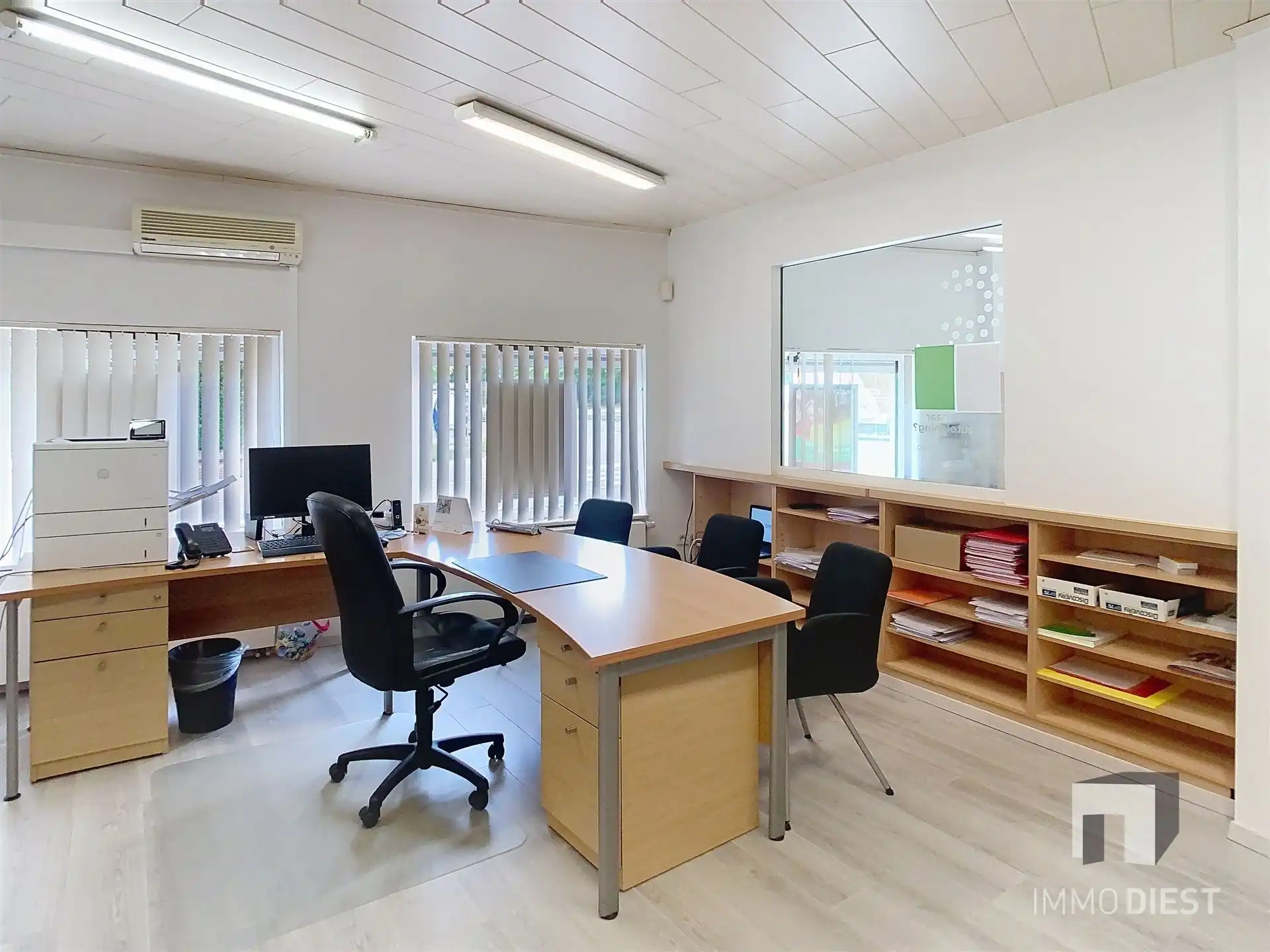 Gelijkvloers kantoorpand op strategische ligging  foto 14