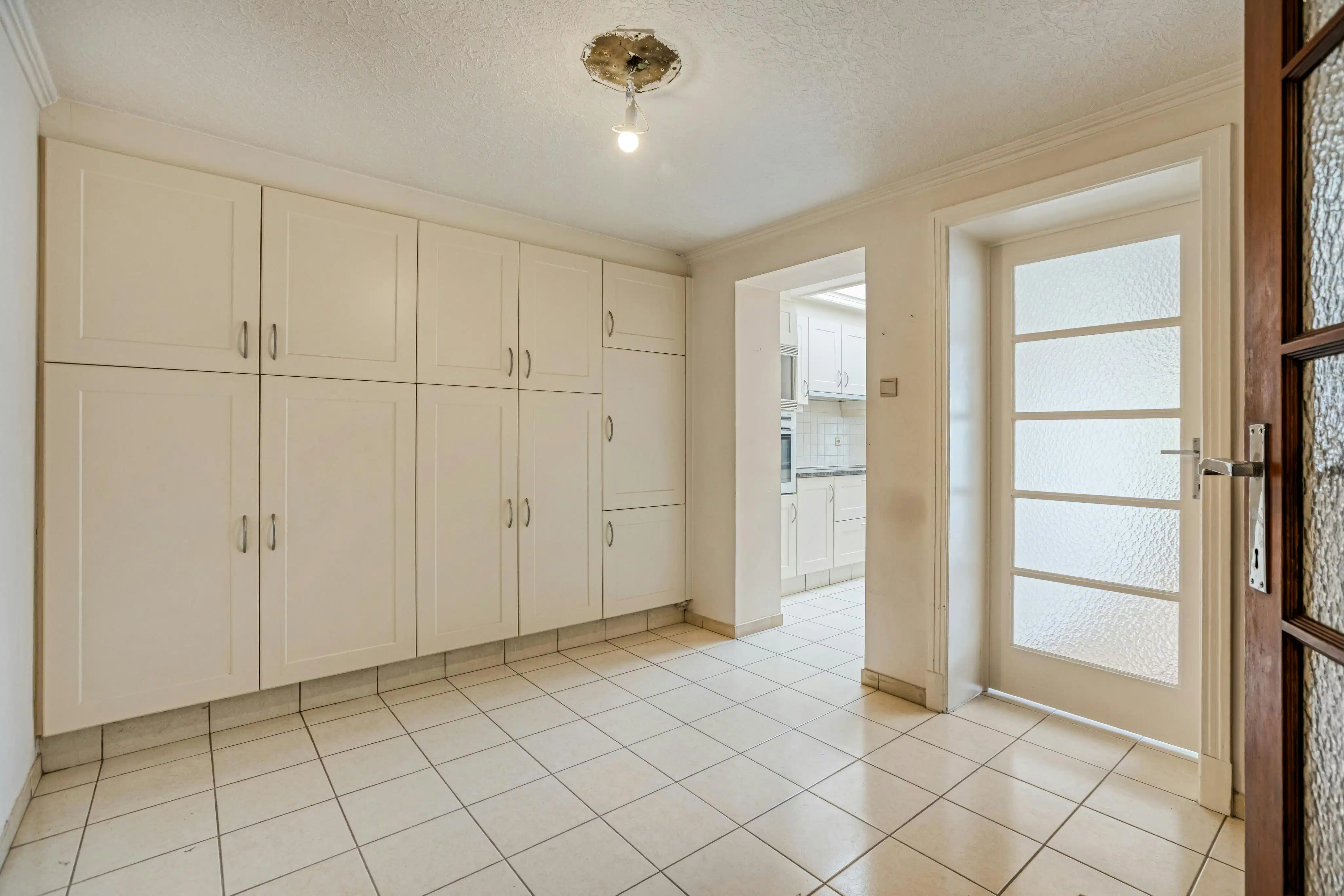 Te renoveren burgerwoning in stationsbuurt te Gent foto 7