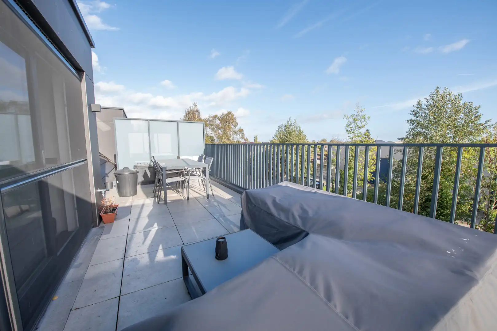 Recent nieuwbouwappartement met ruim terras te koop in Zulte (Machelen) foto 8