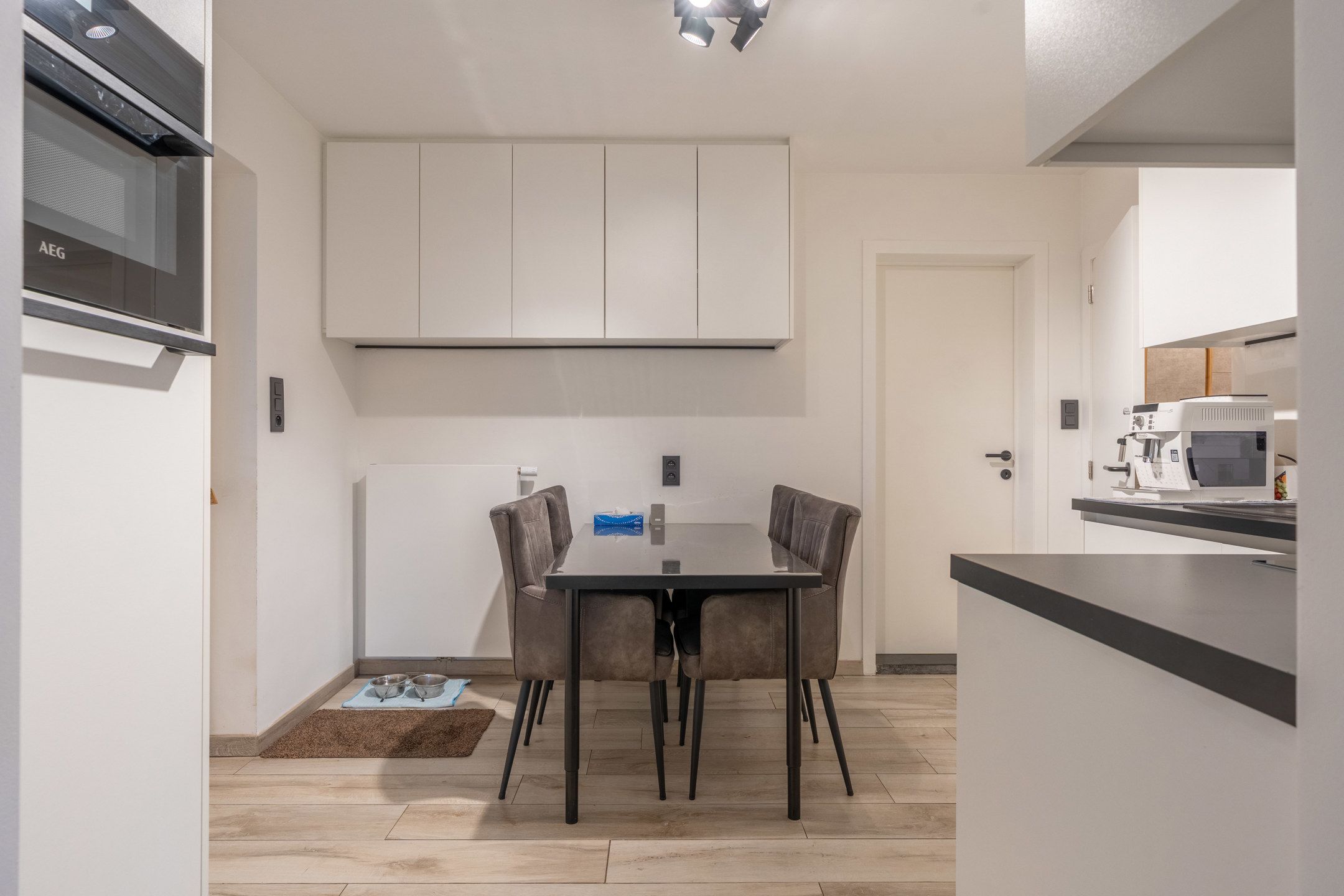 Instapklare gezinswoning met 5 slpks en 2 bdks te Vosselaar. foto 23