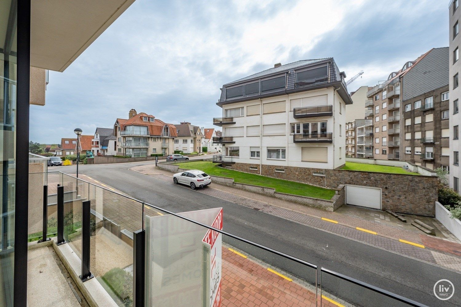 Nieuwbouw-duplex op de gelijkvloerse & eerste verdieping  gelegen te Lentelaan in  Duinbergen met zongerichte terrassen.  foto 10