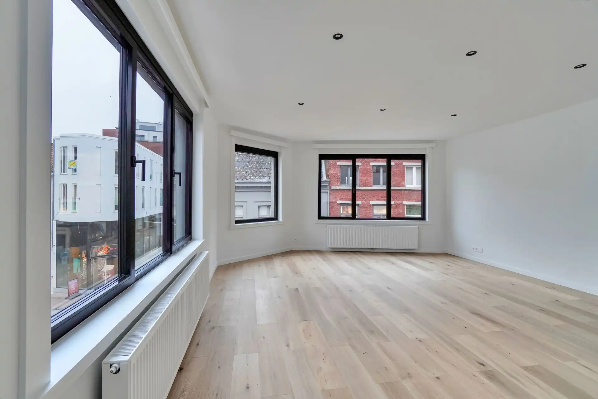 Stijlvol gerenoveerd 2 slaapkamer app. in het centrum Hasselt foto {{pictureIndex}}