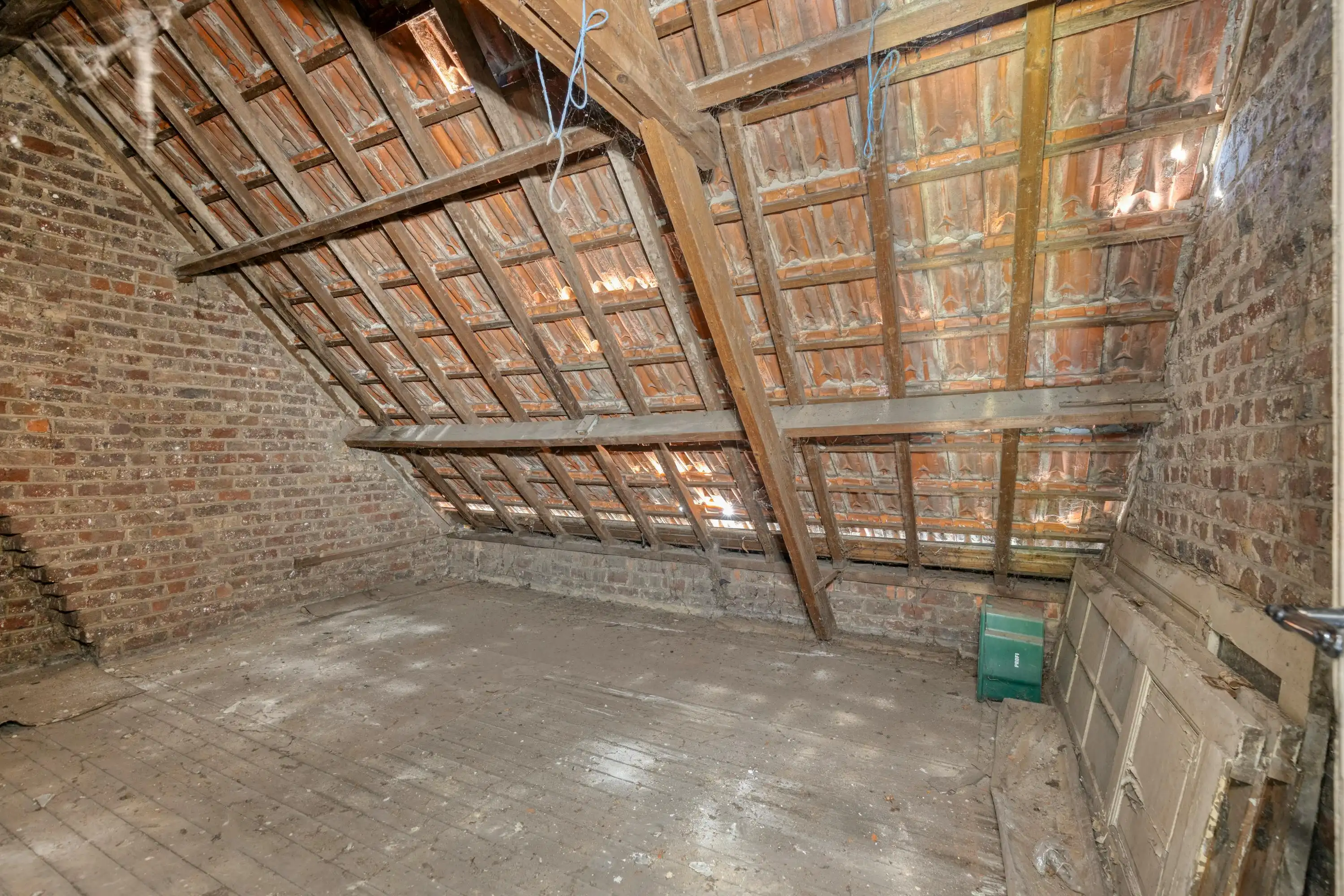 Te renoveren woning met leuke stadstuin in centrum Drongen foto 12