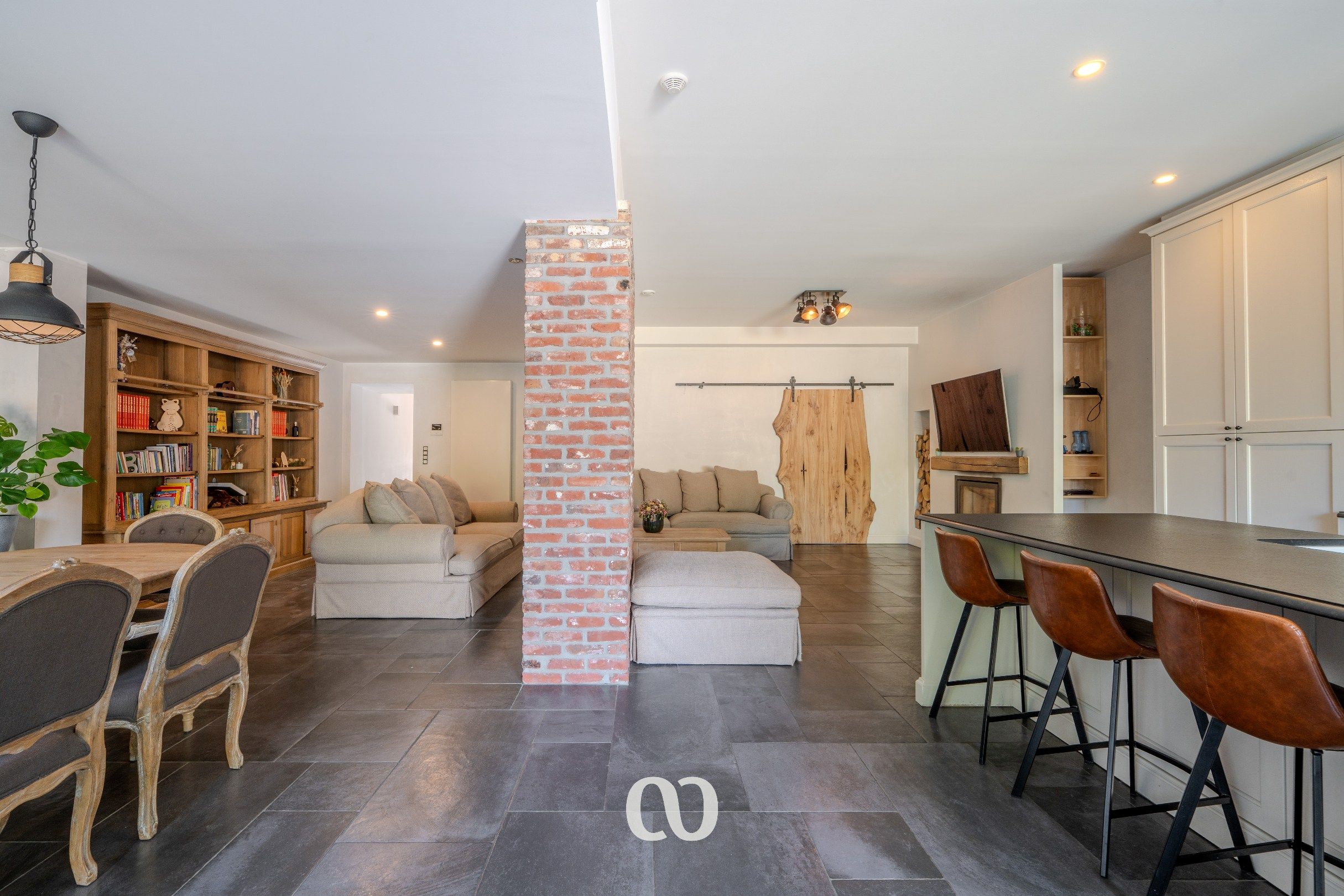 Prachtig gerenoveerde herenwoning met zeer veel ruimte foto 8
