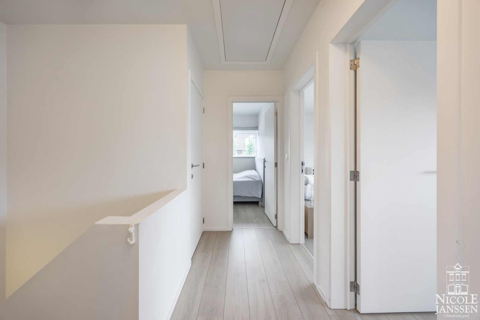 Moderne halfopen nieuwbouwwoning met drie slaapkamers  foto 15