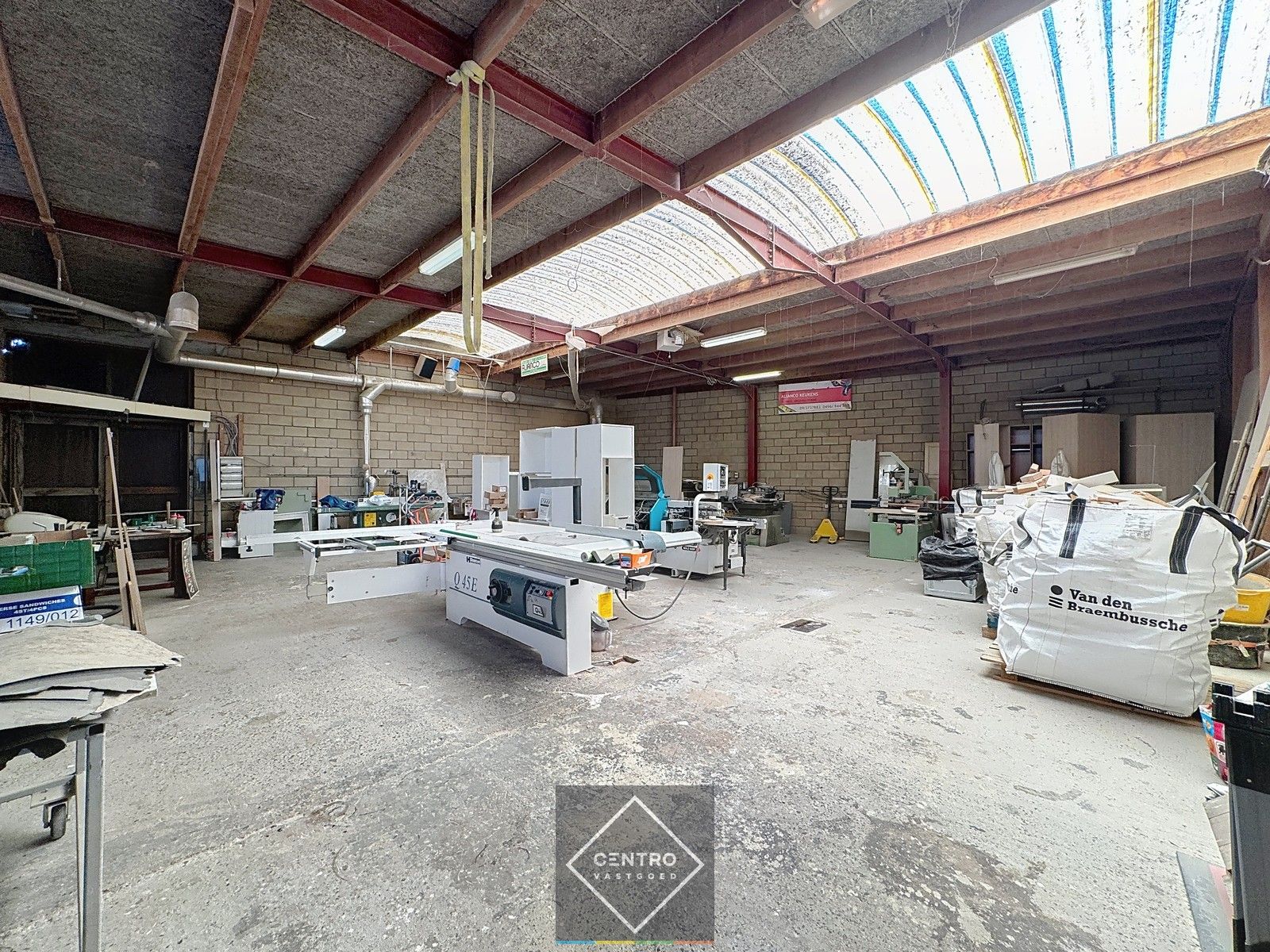 INSTAPKLARE woning met 4 slpks, 2 badks, PRAKTIJKRUIMTE en met MAGAZIJN! foto 32