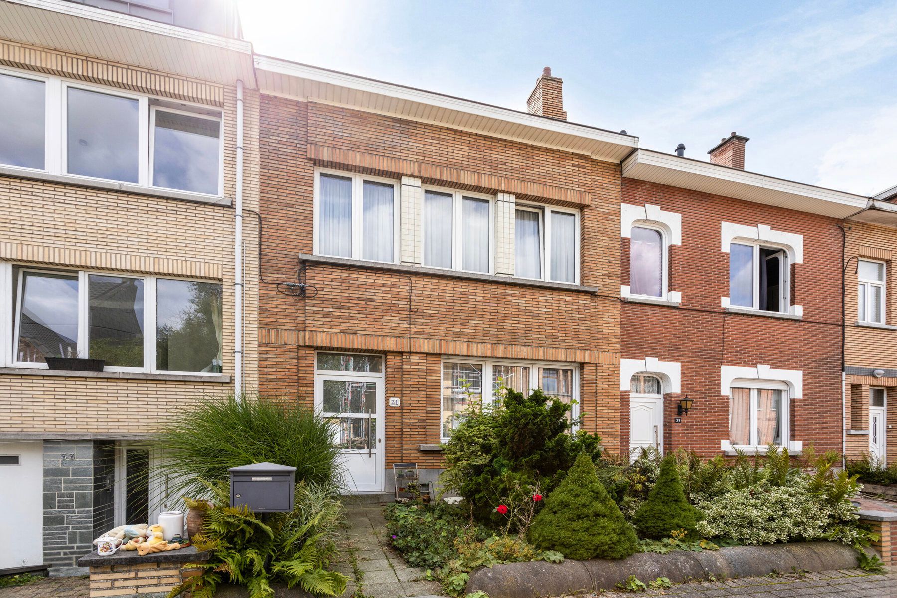 Karaktevolle woning met 4 slaapkamers in hartje Dilbeek foto 1