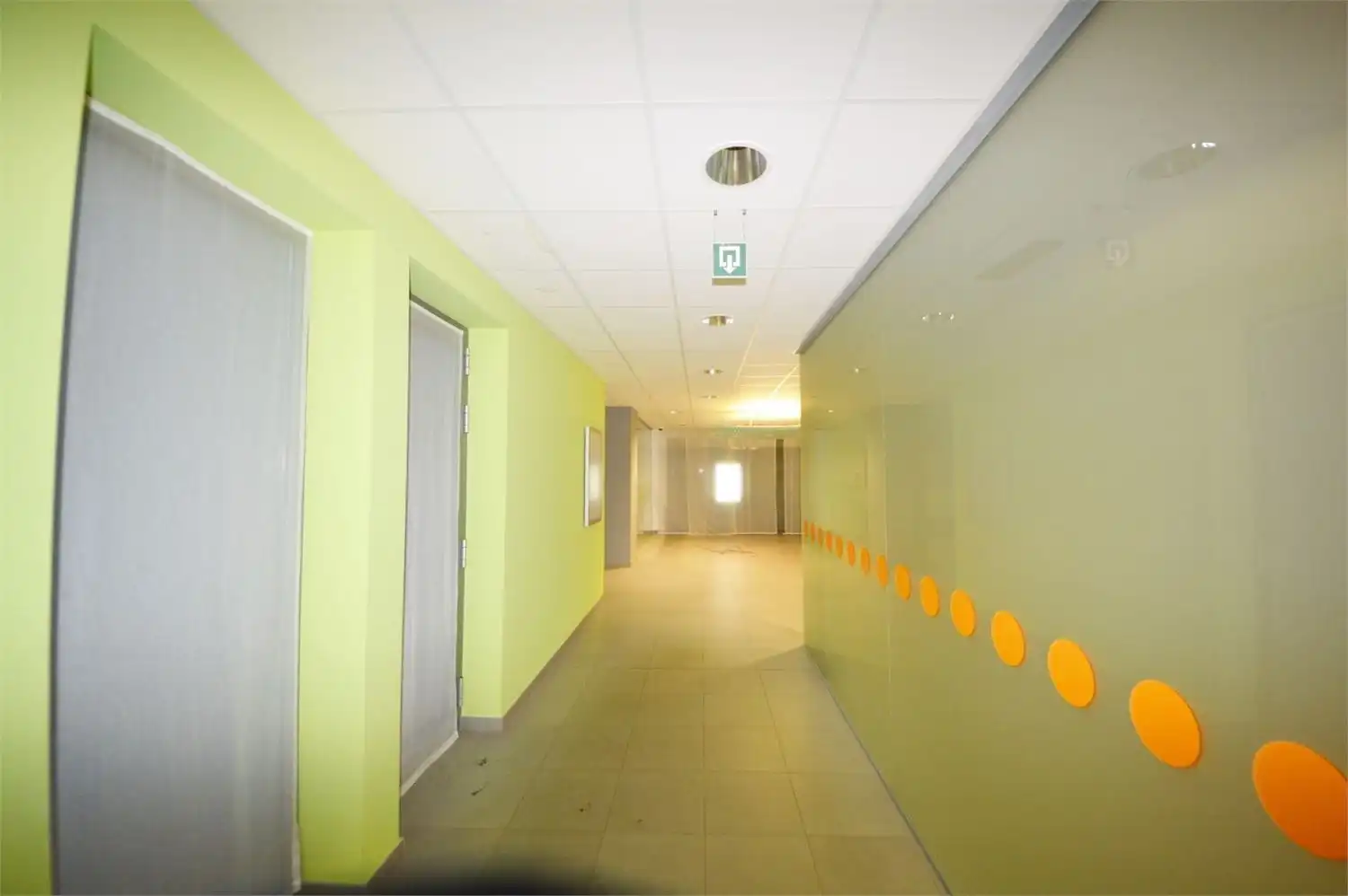 MODERN COMMERCIEEL PAND INCL. 6 PARKINGS foto 10