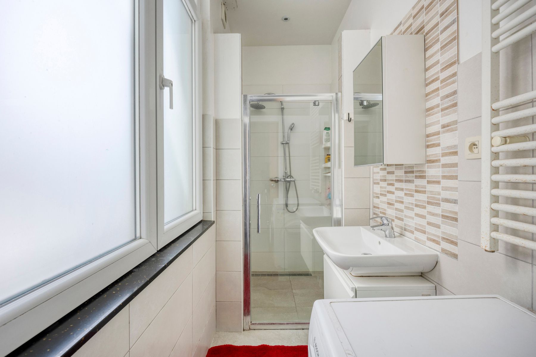 Instapklaar appartement met 2 slaapkamers  foto 14