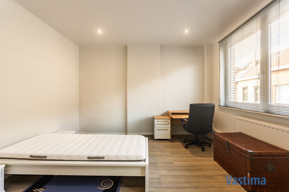 Volledig gerenoveerde rijwoning met 3 slaapkamers nabij centrum Aalst foto 20