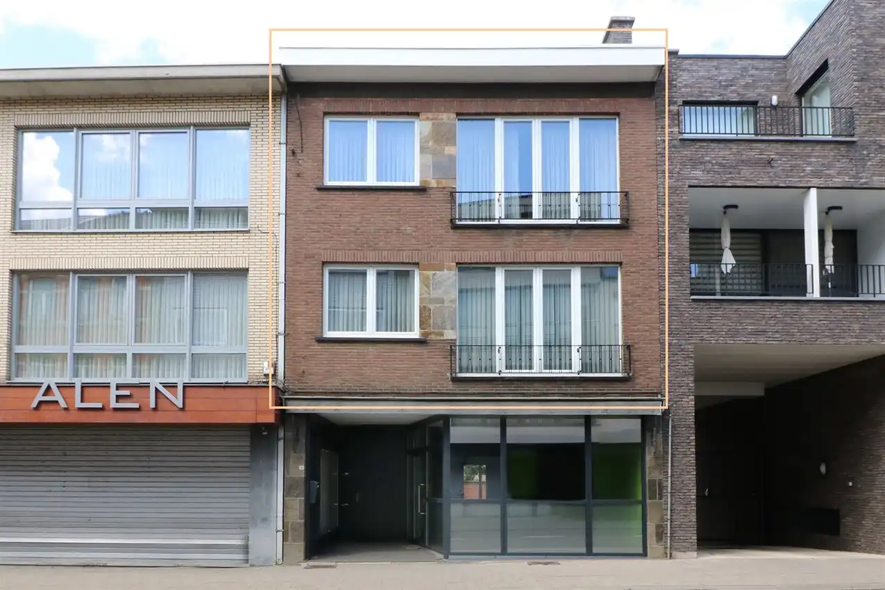 Ruime duplex, twee slaapkamers,  in volle centrum foto {{pictureIndex}}