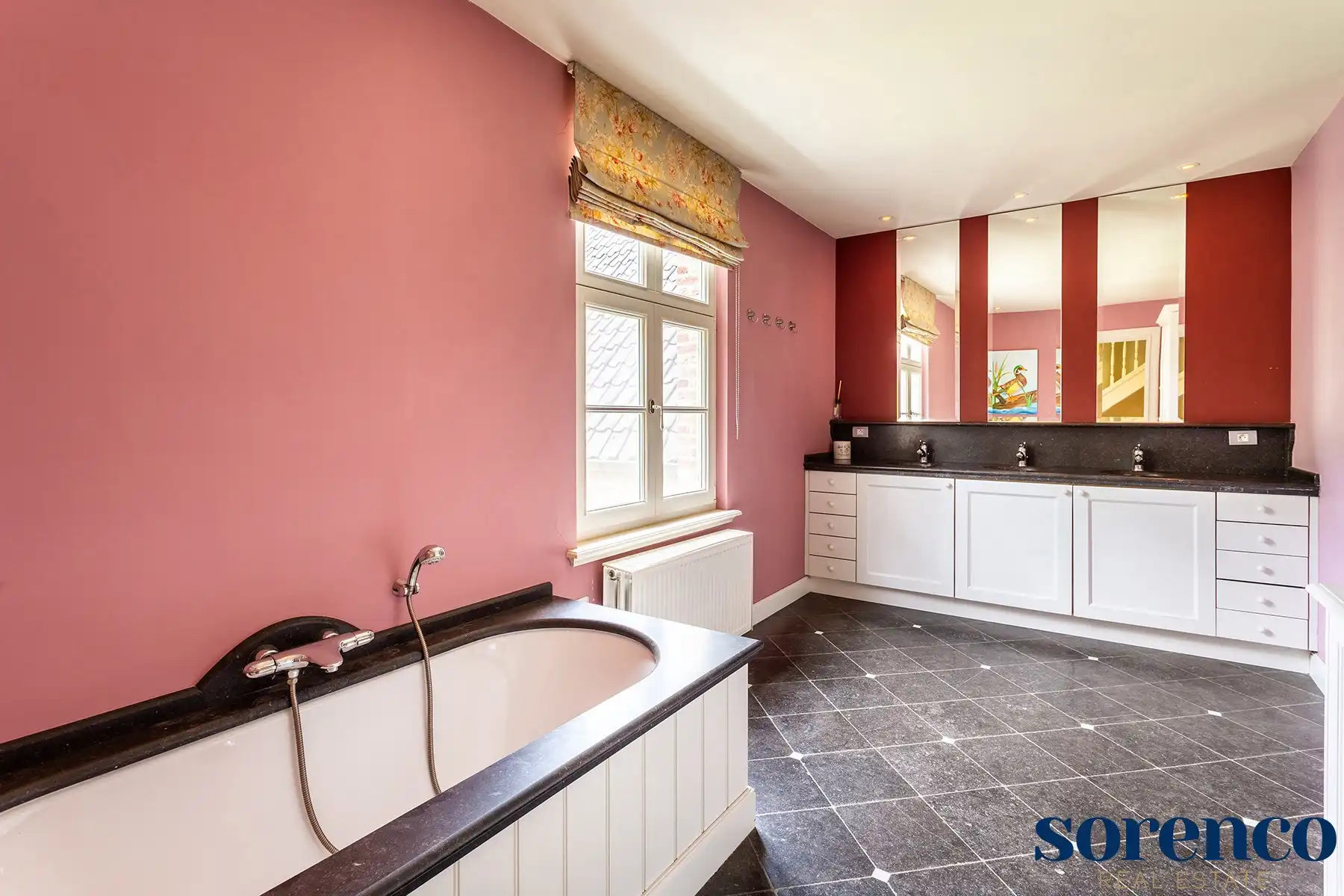 Exclusieve villa in een rustige groene wijk op een perceel van 3.676 m². foto 15