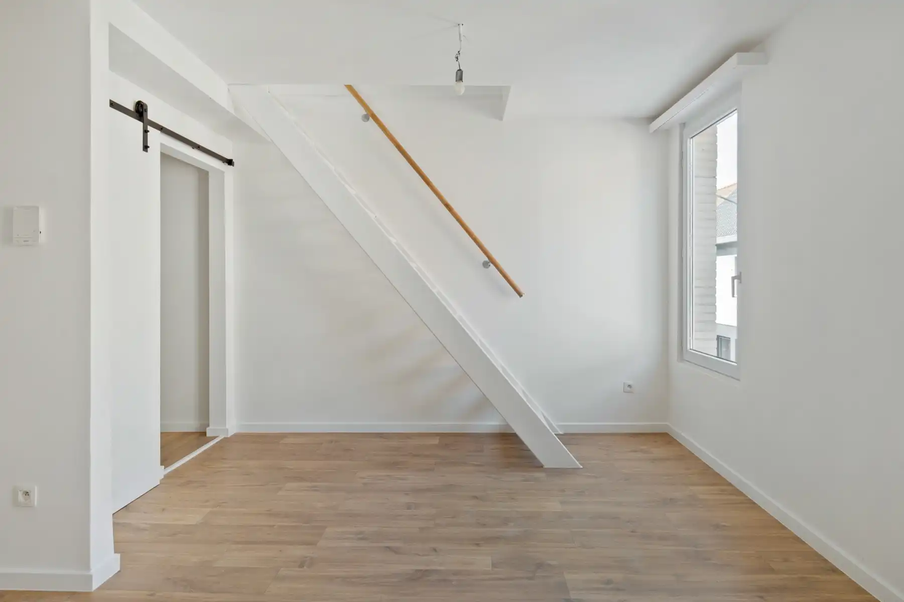Instapklaar 2slpk-duplexappartement met 2 badkamers, terras en tuin! foto 6